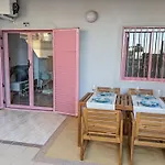 Апартаменти First Line Fossa
