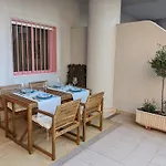 First Line Fossa Апартаменти *