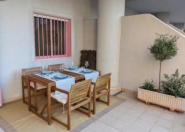 First Line Fossa Apartment *