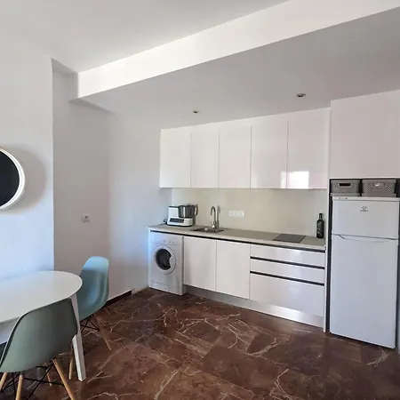 Apartment First Line Fossa